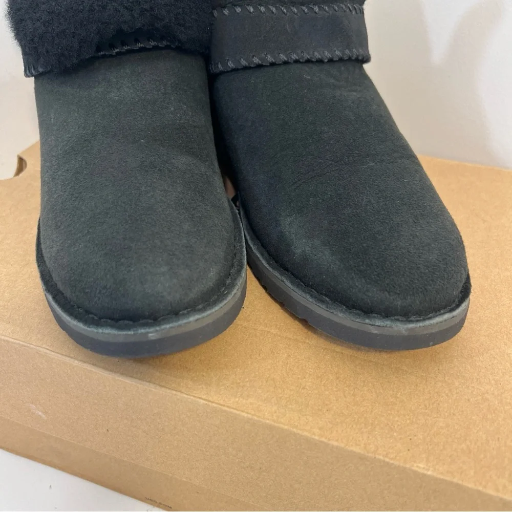 UGG Mckay Black Suede Sheepskin‎ Ankle Boots Booties